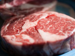 Белоруссия приостановила ввоз мясной продукции в Россию