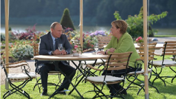 Сверка часов: о чём Путин три часа говорил с Меркель