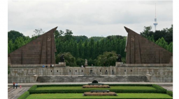 Памятник-ансамбль воинам Советской Армии в Берлине