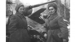 Женщины в танках